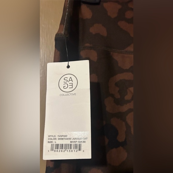 Sage Collective NWT Jungle Cat Leggings in Size Large.Approx Waist 15”Rise 13.5” - Picture 3 of 3